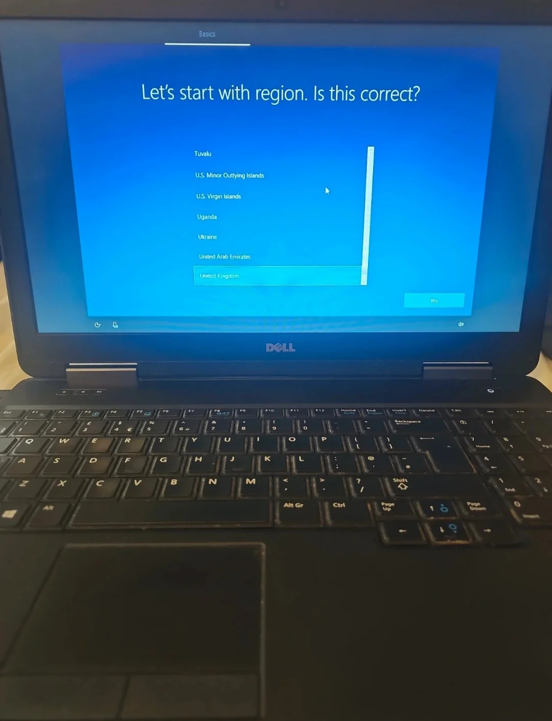 Black old school DELL desk laptop