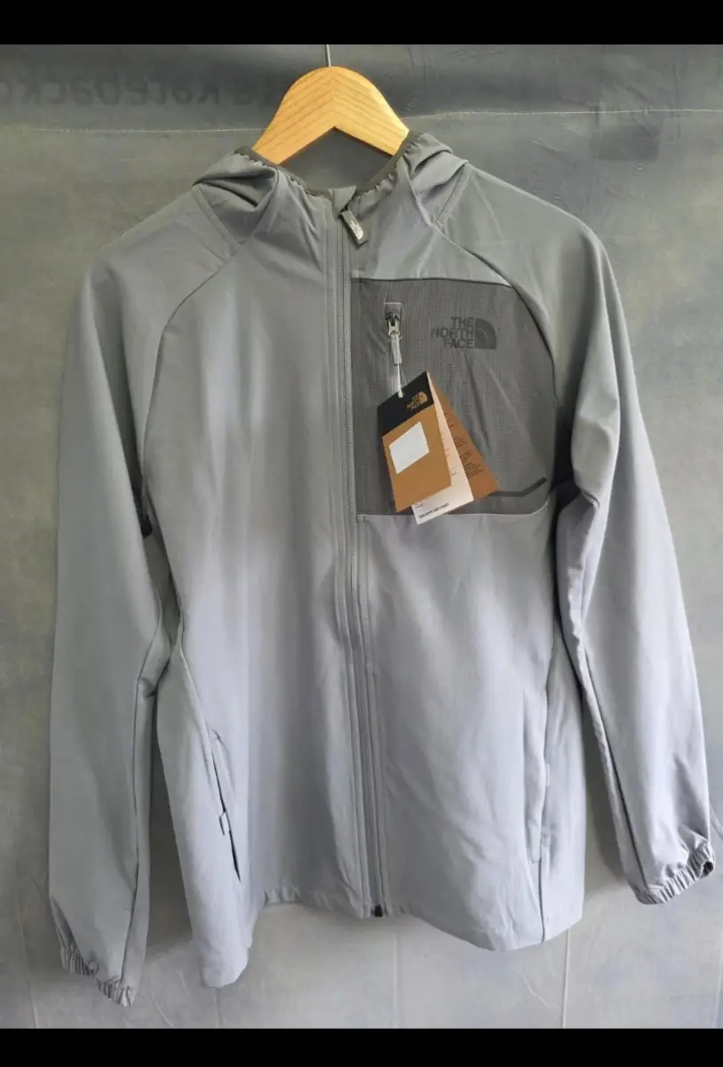 North Face Boys Windbreaker Size XXL