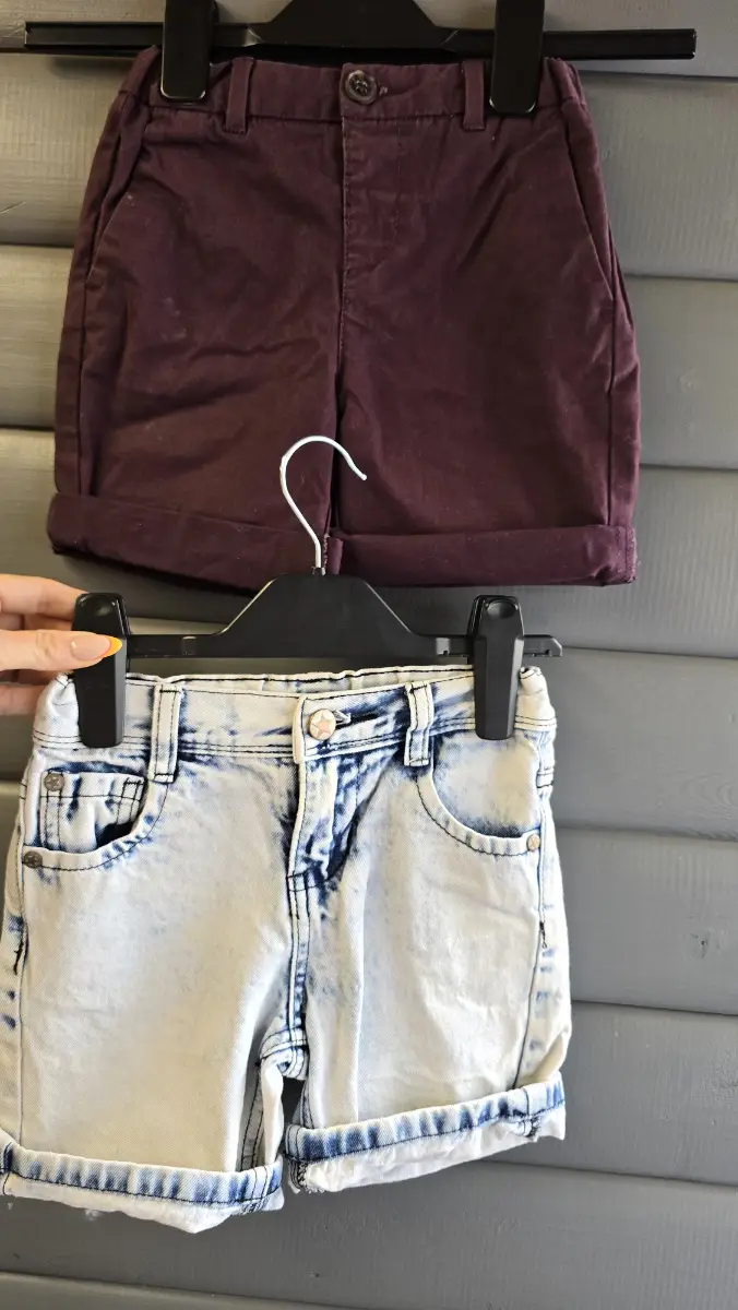 2 pairs boys chino & denim acid wash shorts age 4-5