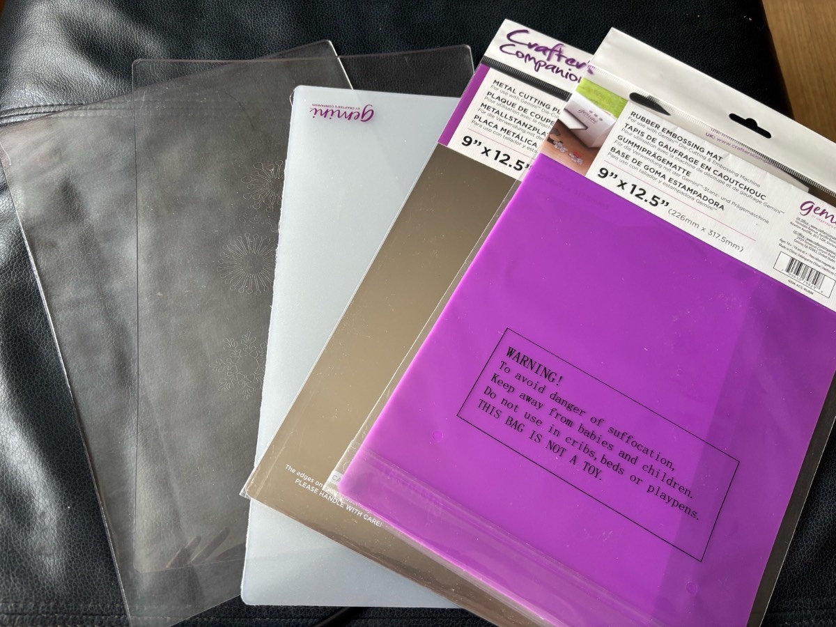 Gemini die cut and embossing machine