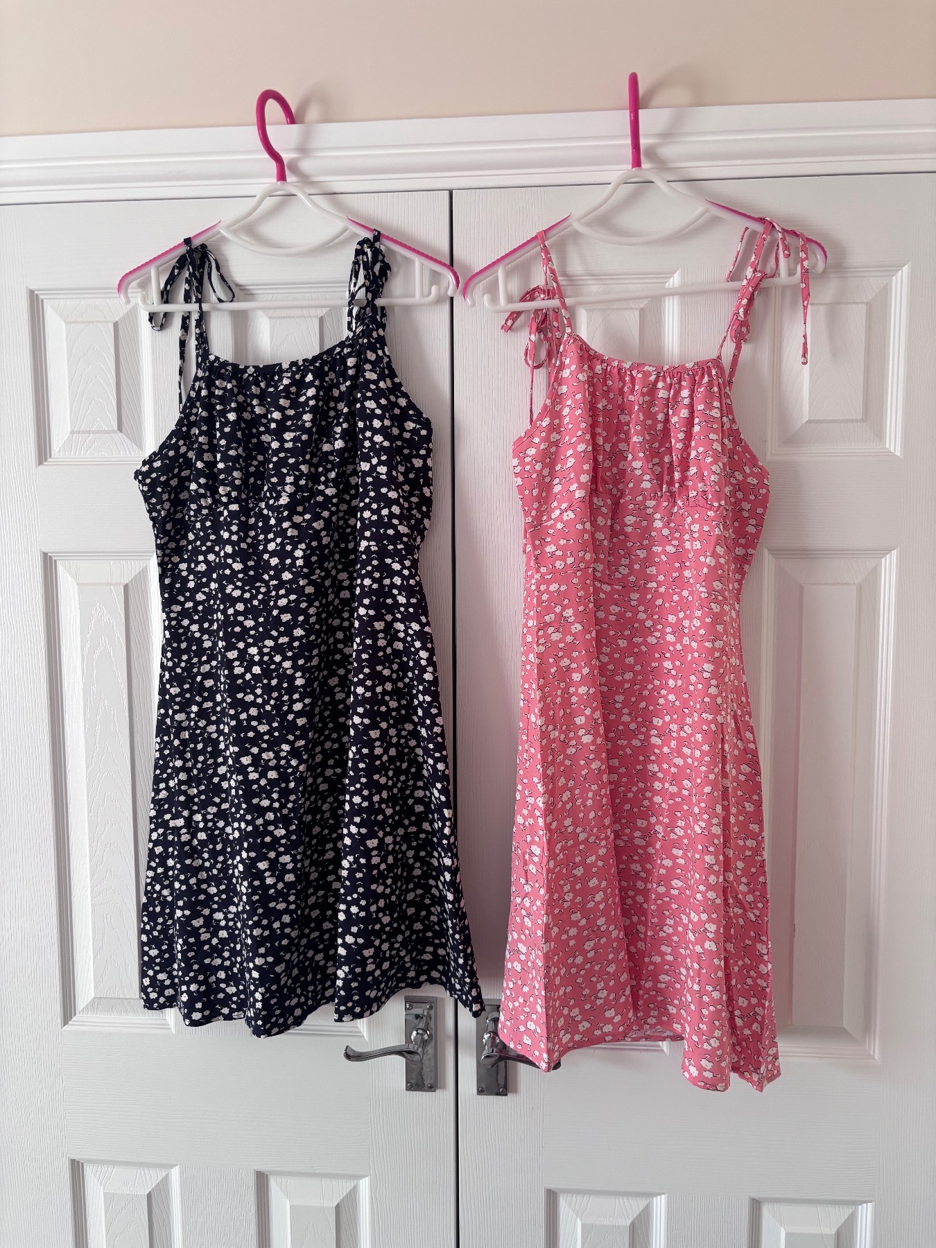 Temu women’s floral strappy dresses x2 brand new without tags size large