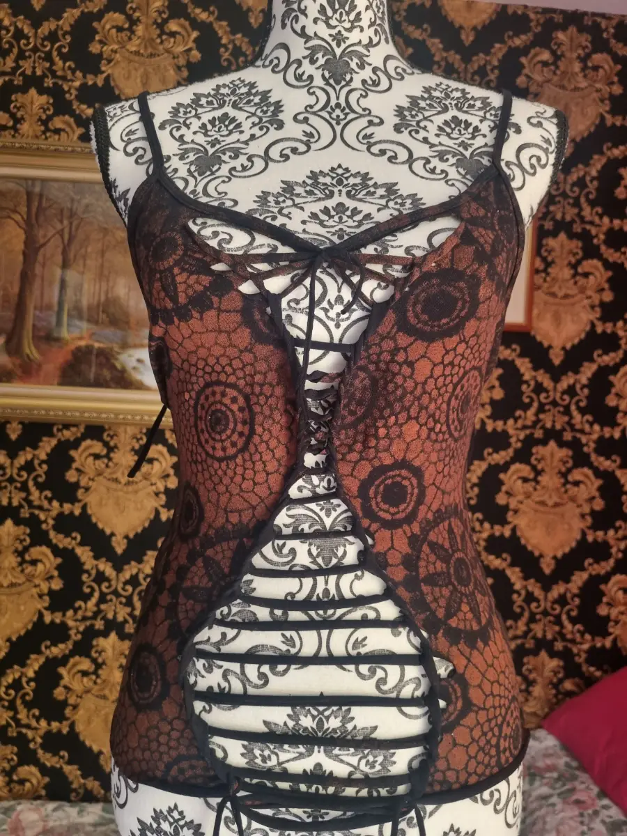 Custom cut womens vest, size M