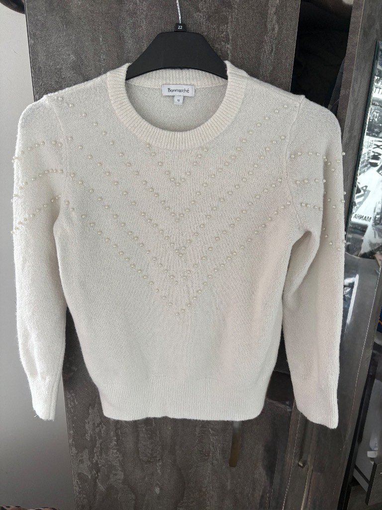 White long sleeve jumper with pearl pattern on front
