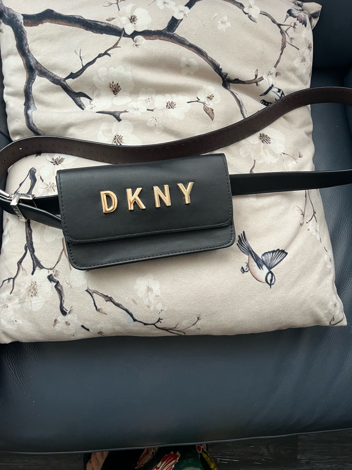DKNY Black Belt Bag / Waist Bag – Gold Logo