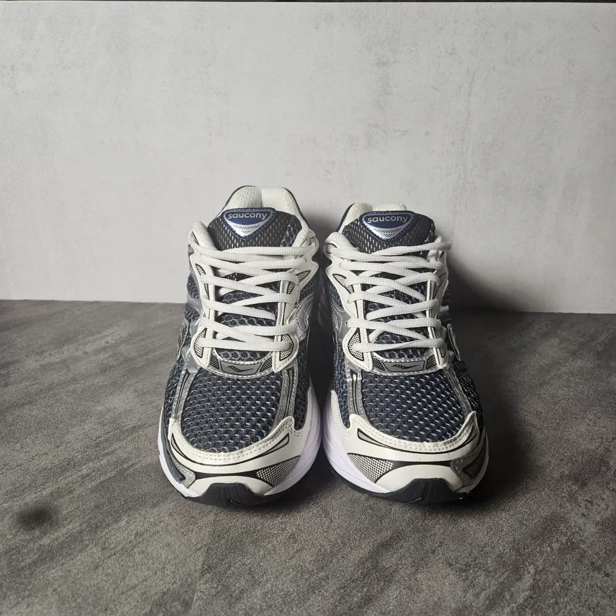 Saucony ProGrid Omni 9