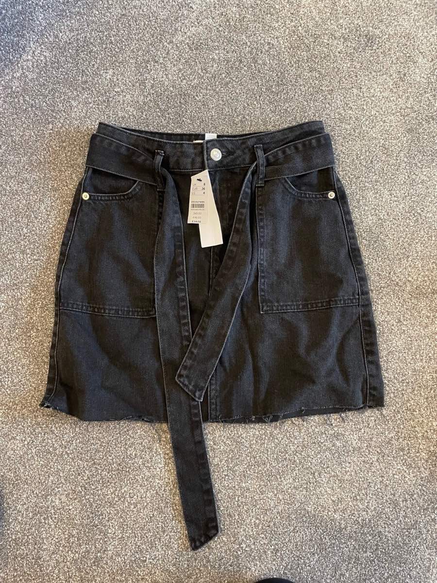 BNWT Topshop black denim skirt size 8