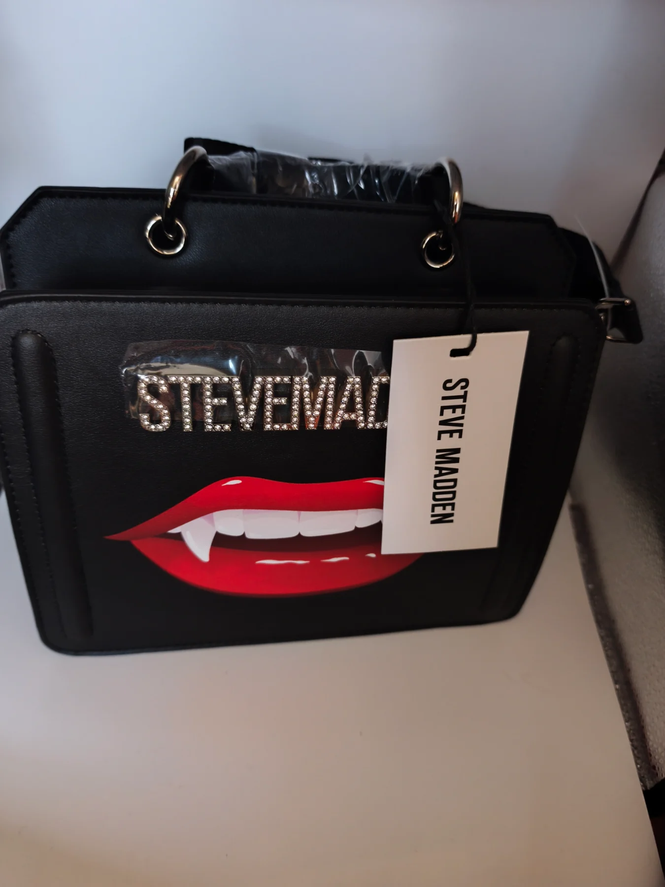 Skinnydip Vampire Red Fang Lips Crossbody Bag Gold Chain Novelty Halloween Purse