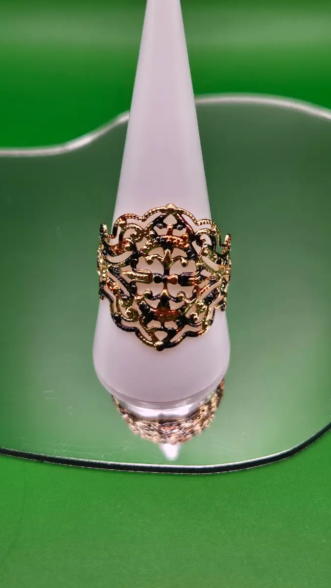 Flowers leopard print open ring in gold tone