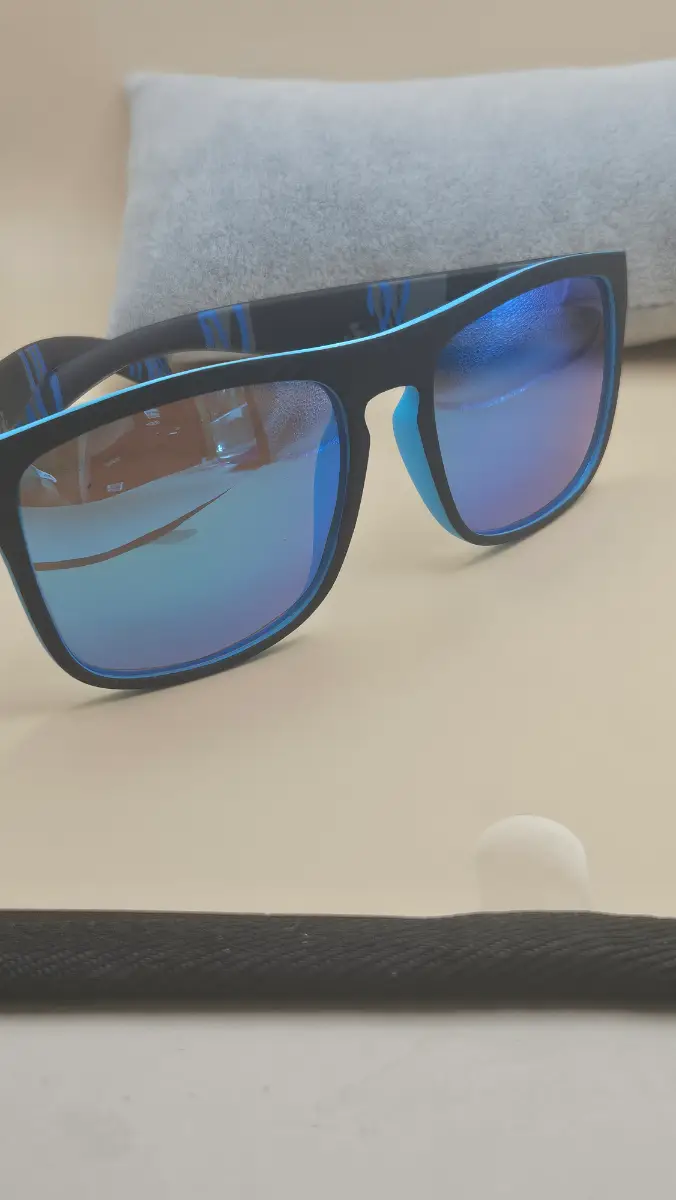 Sport polarisation sunglasses in blue
