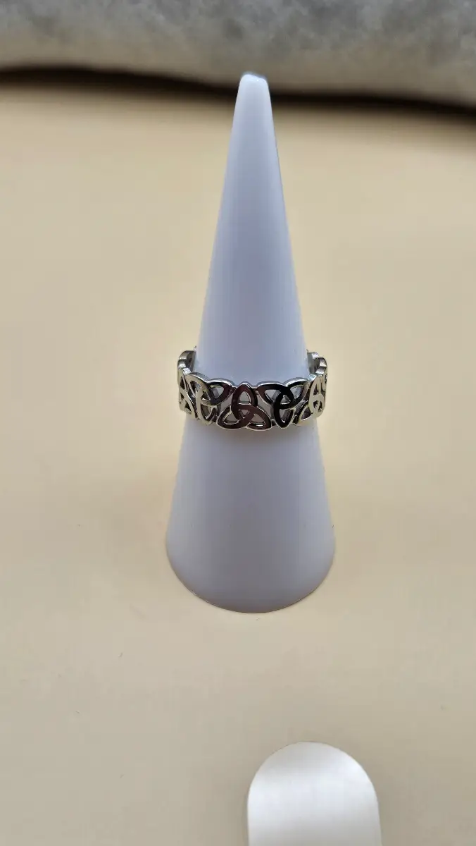 Celtic knot open ring in silver tone
