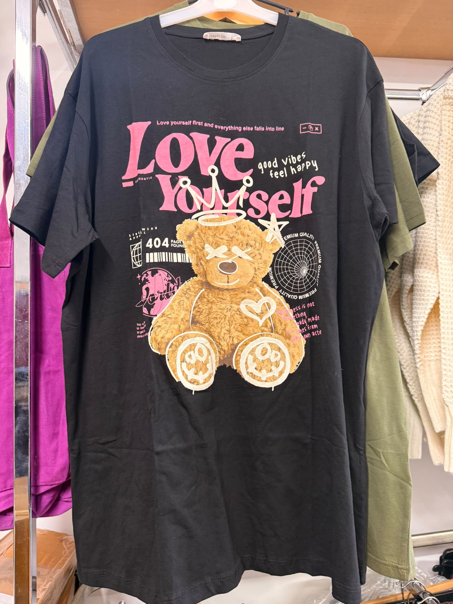 Women’s T-shirt size medium