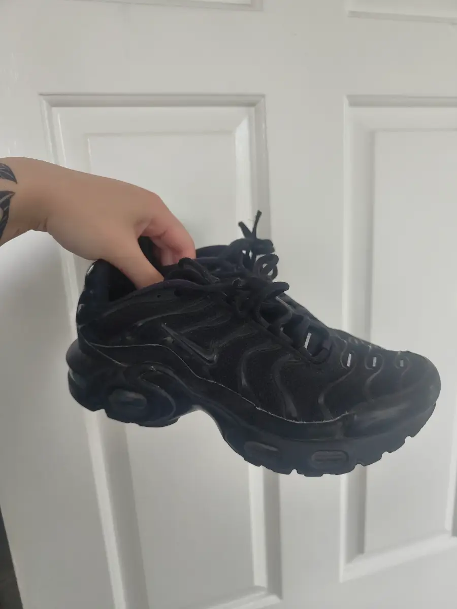 Black Nike TN Air Max trainer