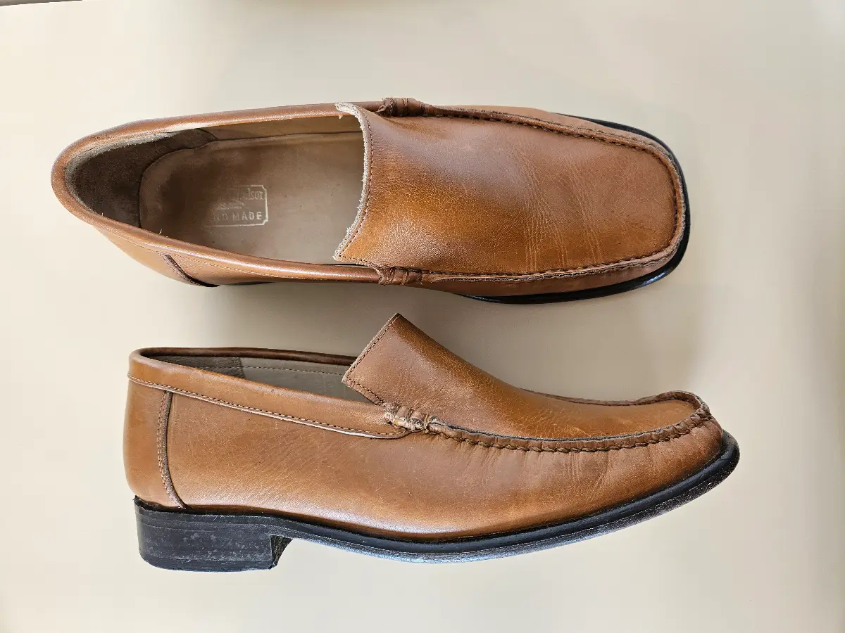 Samuel Windsor Hand Made Leather Slip on Penny Loafers Size 7.5. Tan Brown Shoes