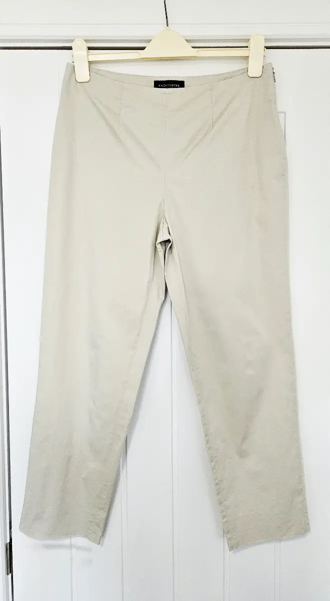 Piazza Sempione 'Audrey' Cropped 3/4 length Trousers. Size 14. Ivory Cream Stone