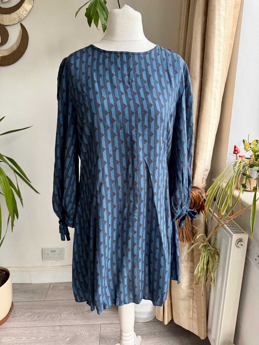 Zara Blue Black Soft Dress Size L Flattering 100% Viscose 3/4 Puffer Sleeves