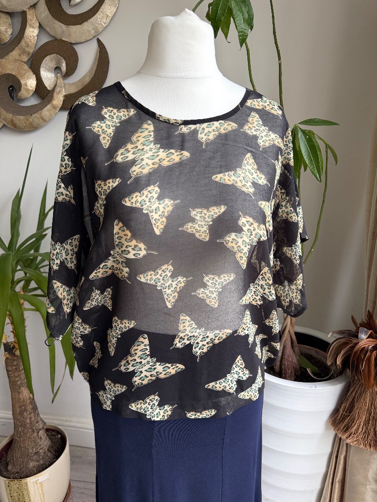 Zuppe Vintage Chiffon Back Green & Cream Top Animal Print Blouse Short Sleeved