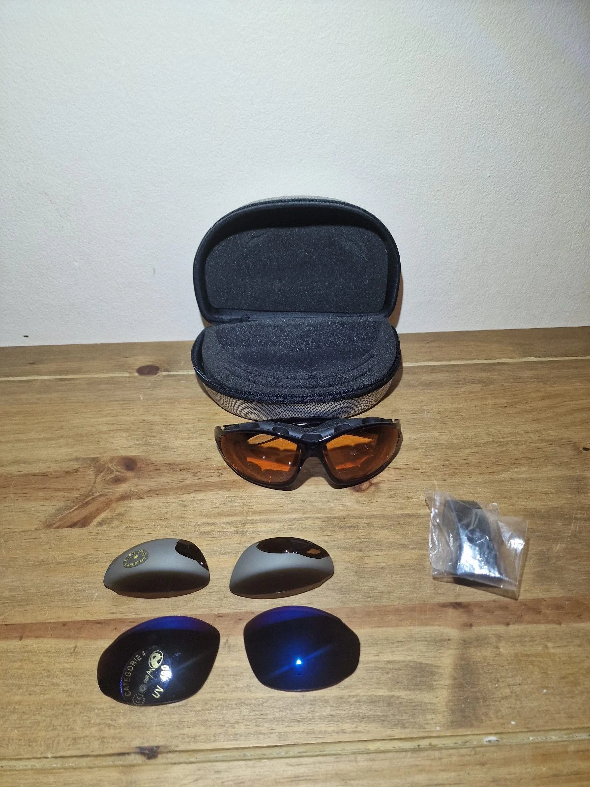 Crivit Sports Sunglasses with 3 Interchangeable Lenses (UV400 / Cat 4)