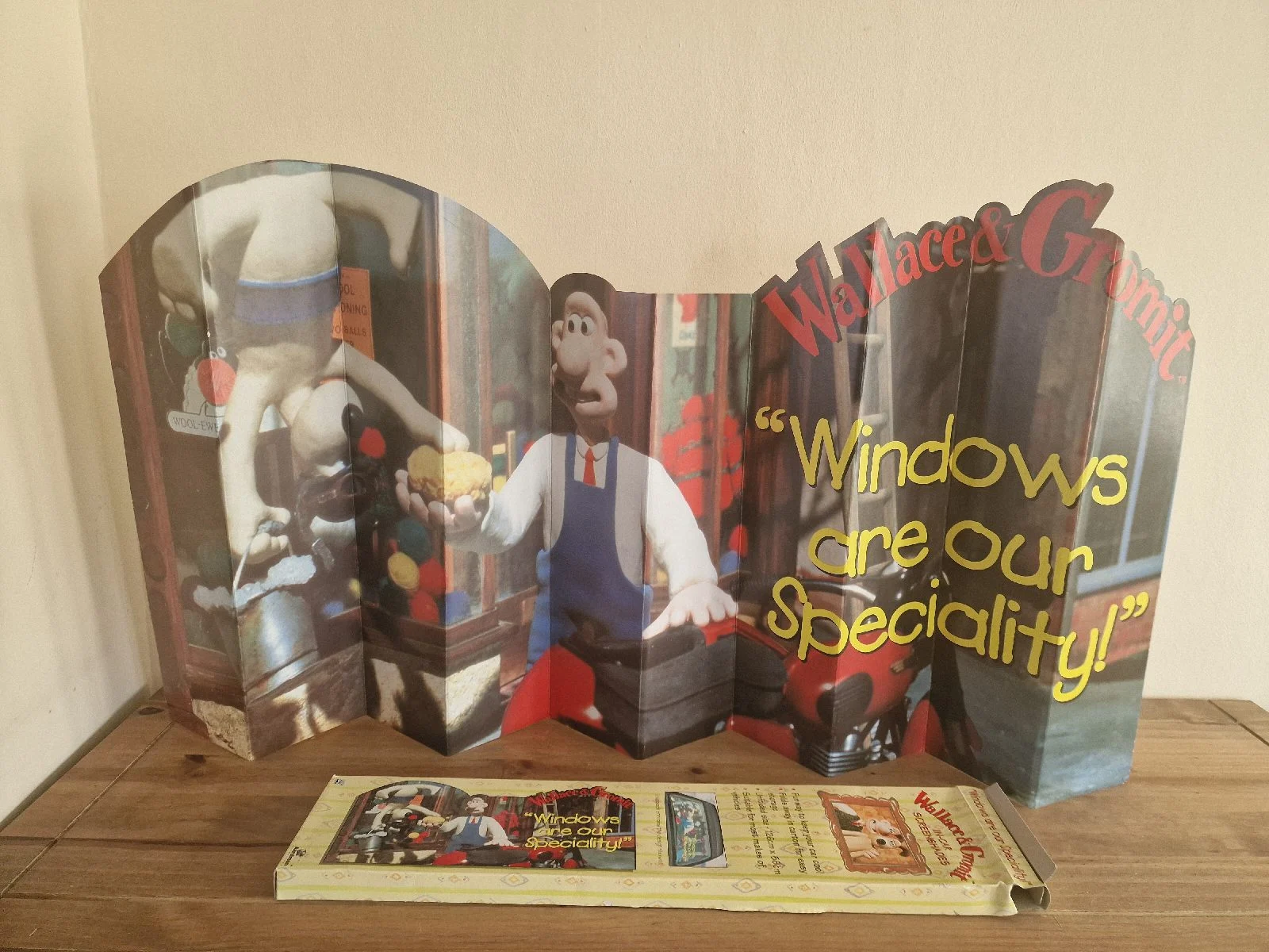 Vintage Wallace & Gromit Cardboard Car Windscreen Sun Shade Visor Collectable