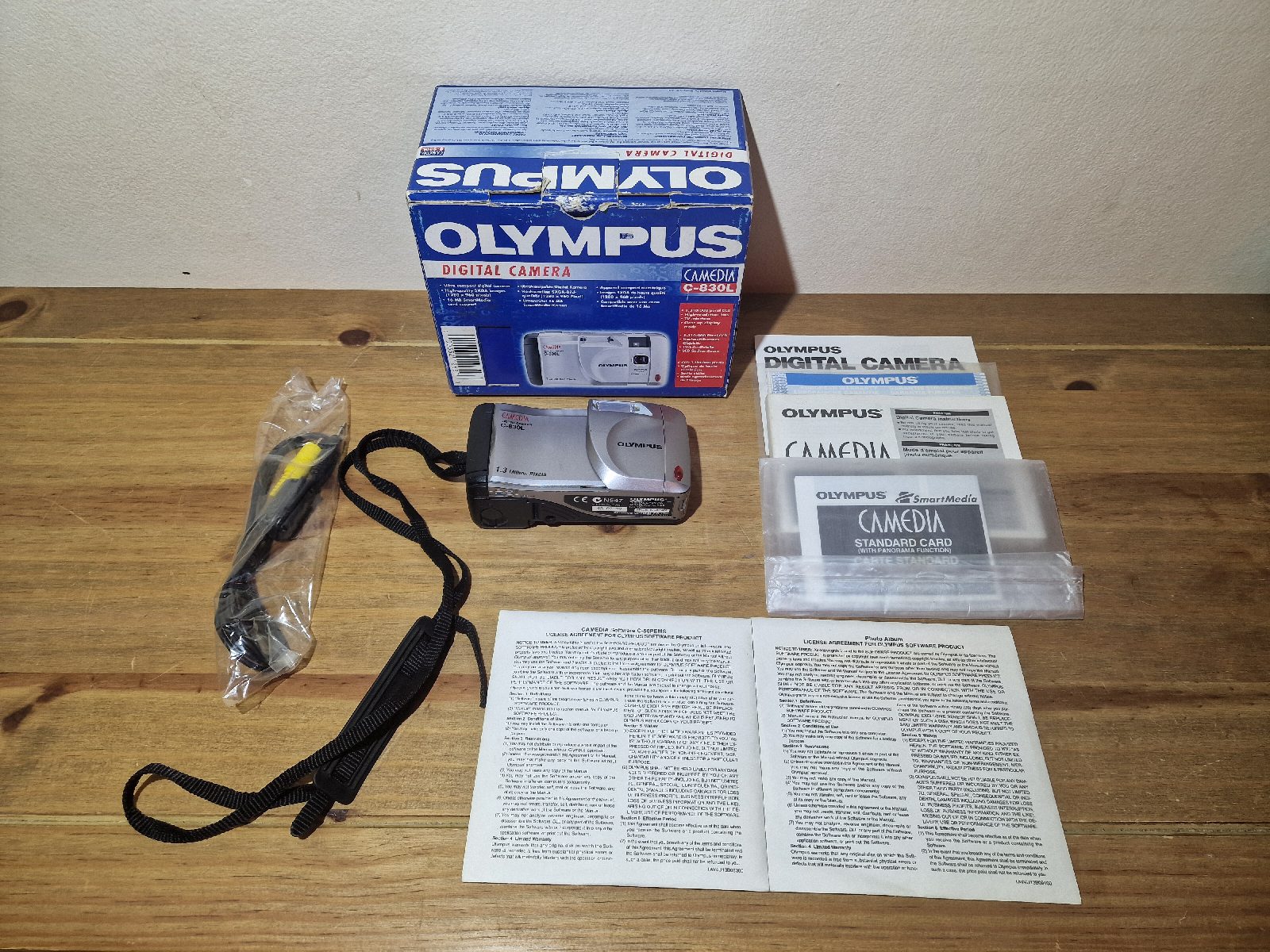 Vintage Olympus Camedia C-830L Digital Camera - Boxed with Manuals & Accessories