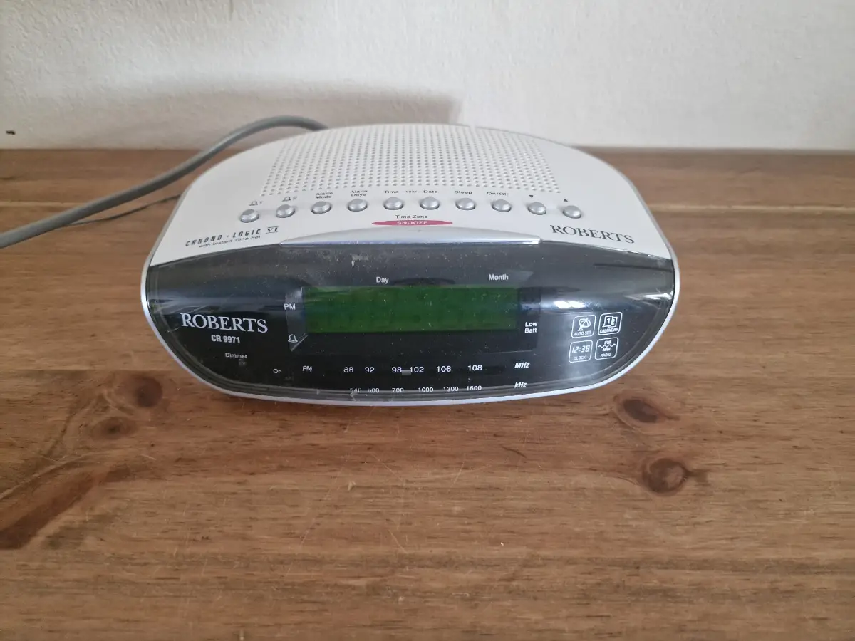 Roberts CR9971 Chronologic VI Bedside Clock Radio FM/MW