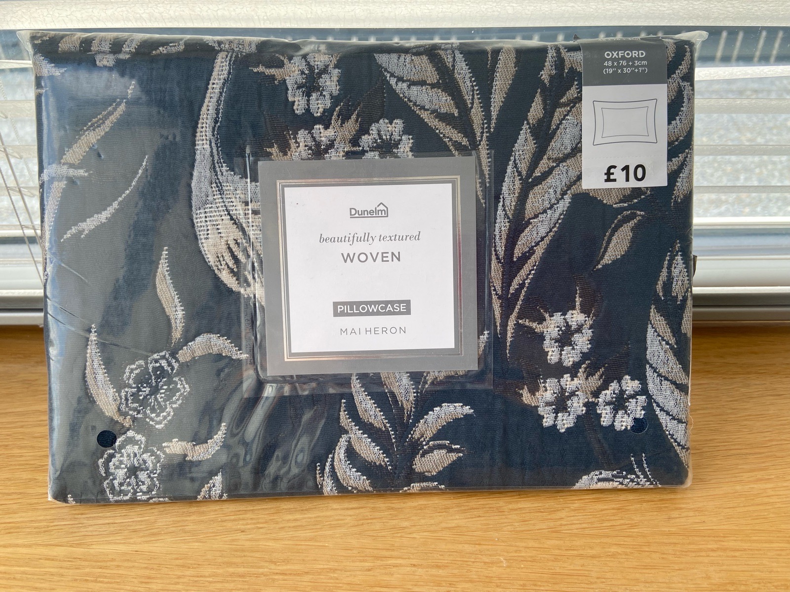 Dunelm Mai Heron Navy Woven Jacquard Oxford Pillowcase – New Sealed