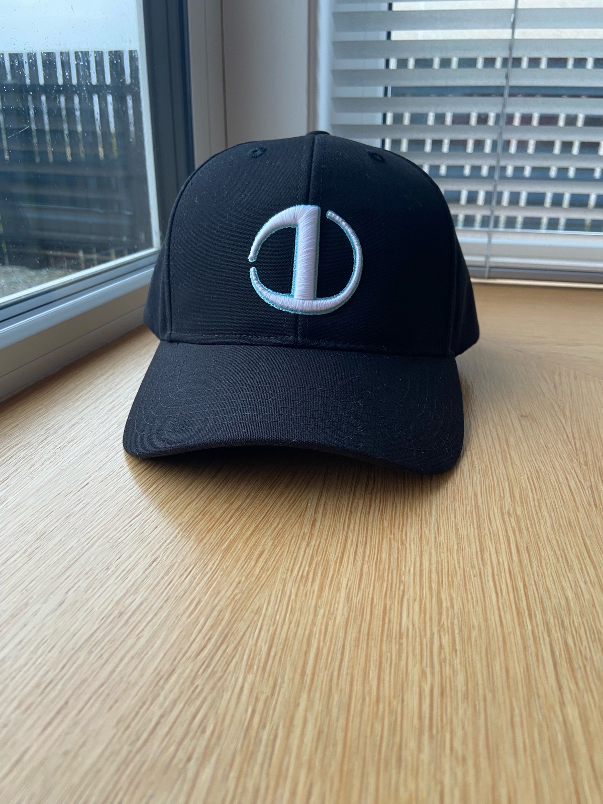 The One Cap Black Snapback Baseball Cap – Unisex BNWT
