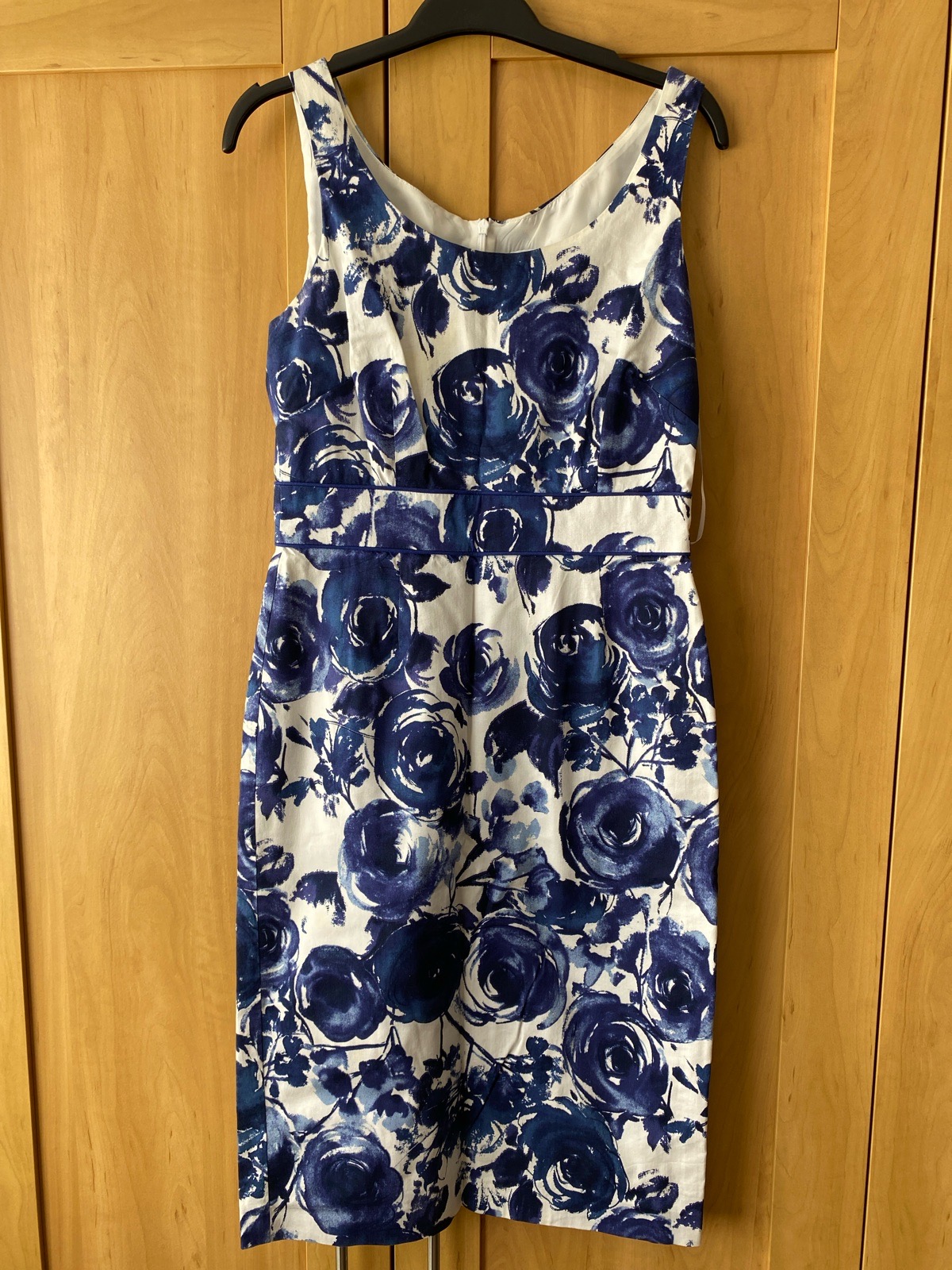 Ladies Untold Navy/White Floral Dress, size 10