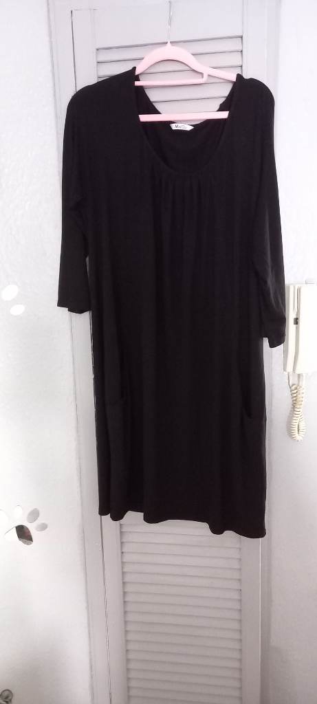 Ladies black m & co dress with pockets