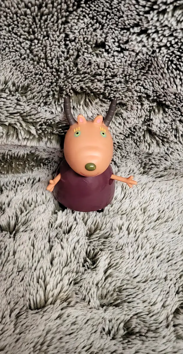 Peppa Pig Madame Gazelle Figure