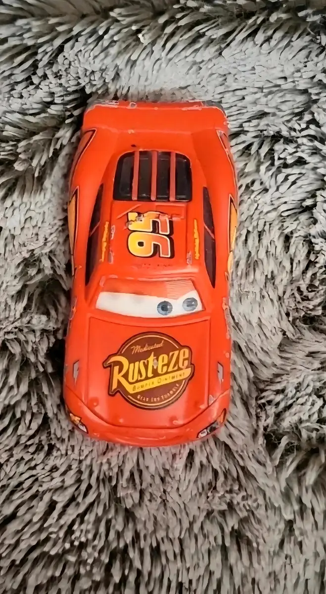 Disney Cars Lightning Mcqueen Dirt Track