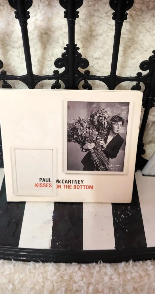 Paul McCartney Kisses On The Bottom CD