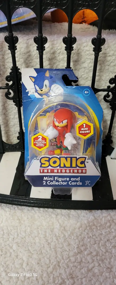 Sonic The Hedgehog Knuckles Figure