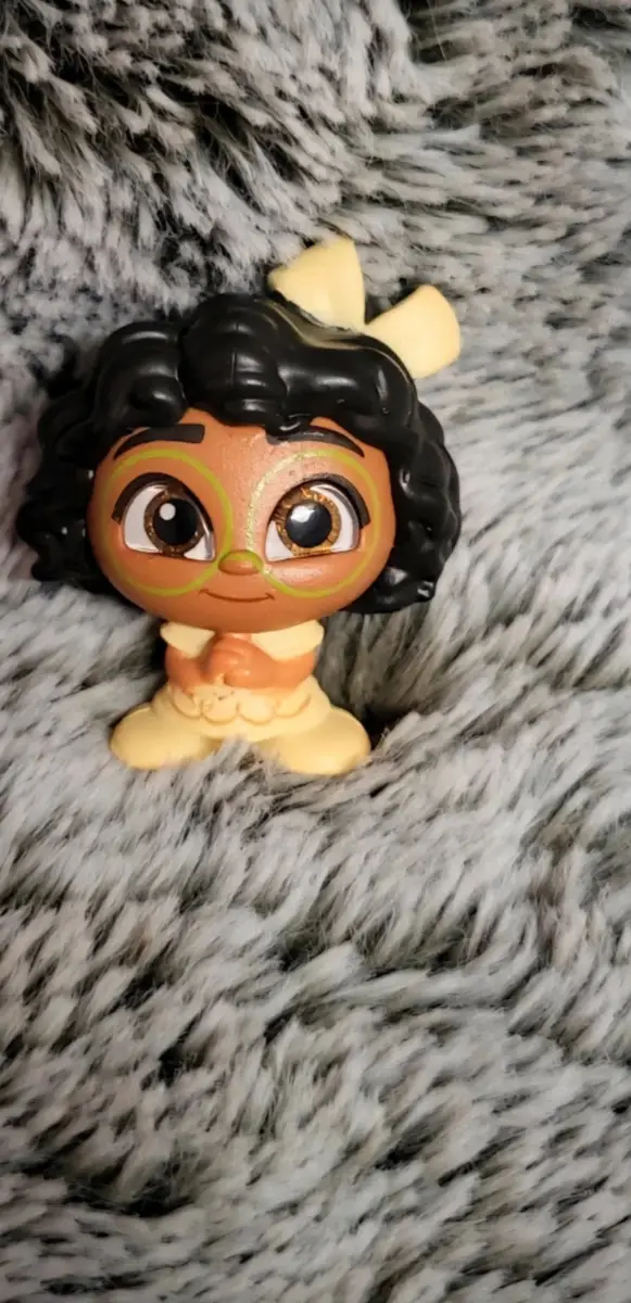 Disney Doorables Encanto Nina Figure