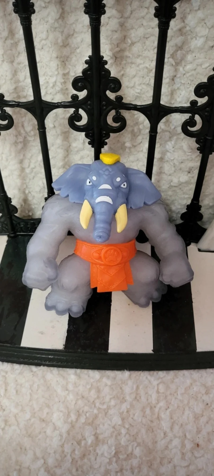 Goo Jit Zu Gigatusk Figure