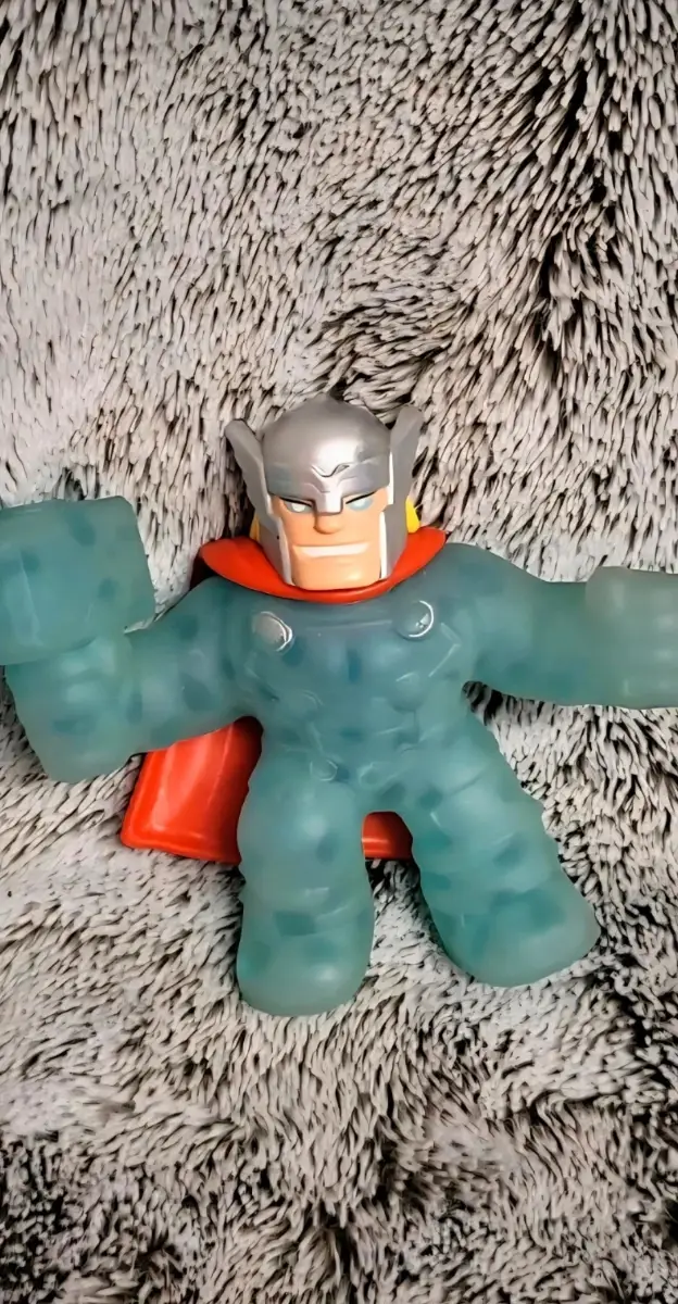 Goo Jit Zu Thor Figure