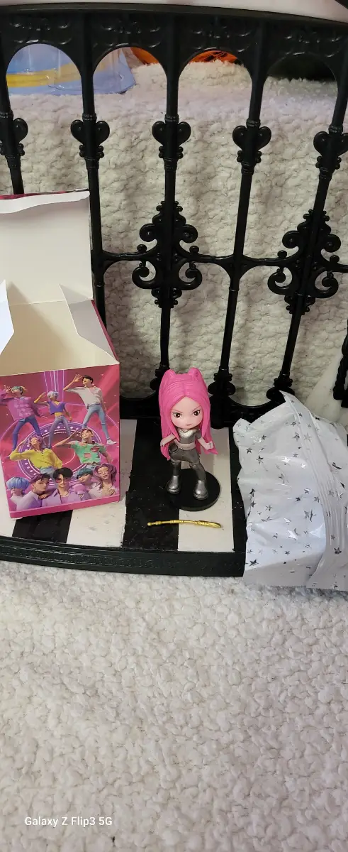 K Pop Demon Hunters Mira Mini Figure