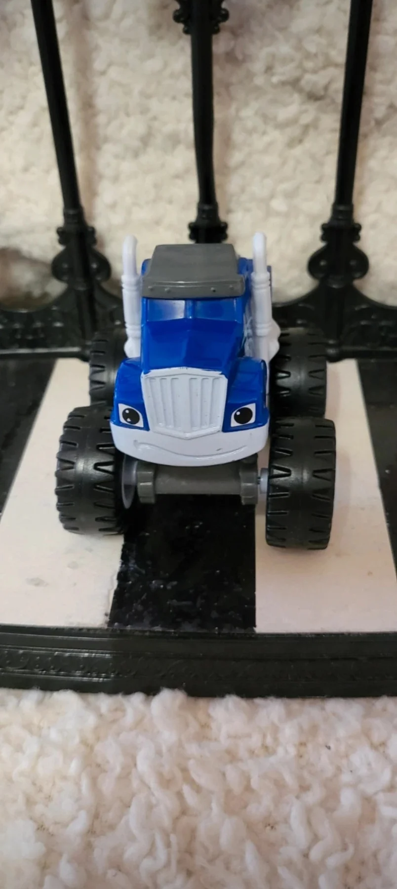 Blaze And The Monster Machines Crusher Truck
