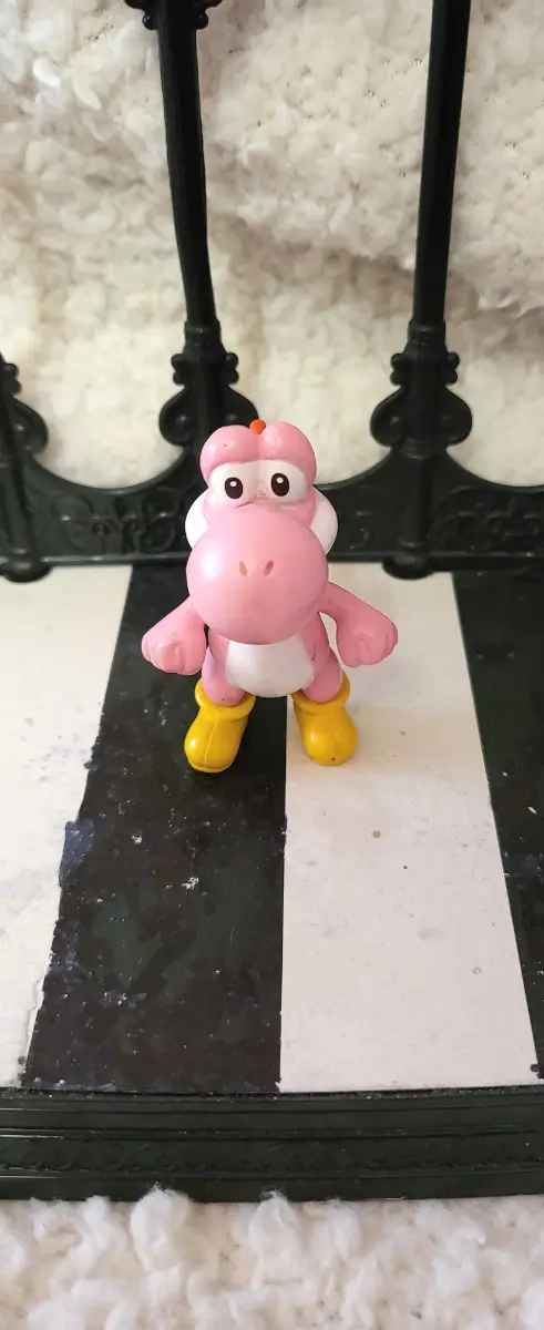 Super Mario Pink Yoshi Figure