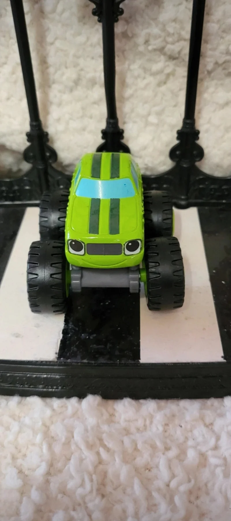 Blaze And The Monster Machines Pickle Truck