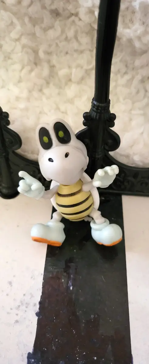 Super Mario Dry Bones Figure