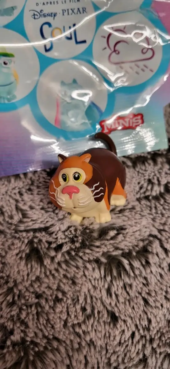 Disney Soul Earth Mr Mittens Cat Figure