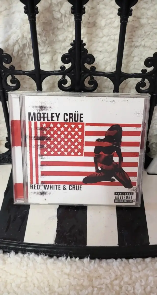 Motley Crue Red White and Crue CD