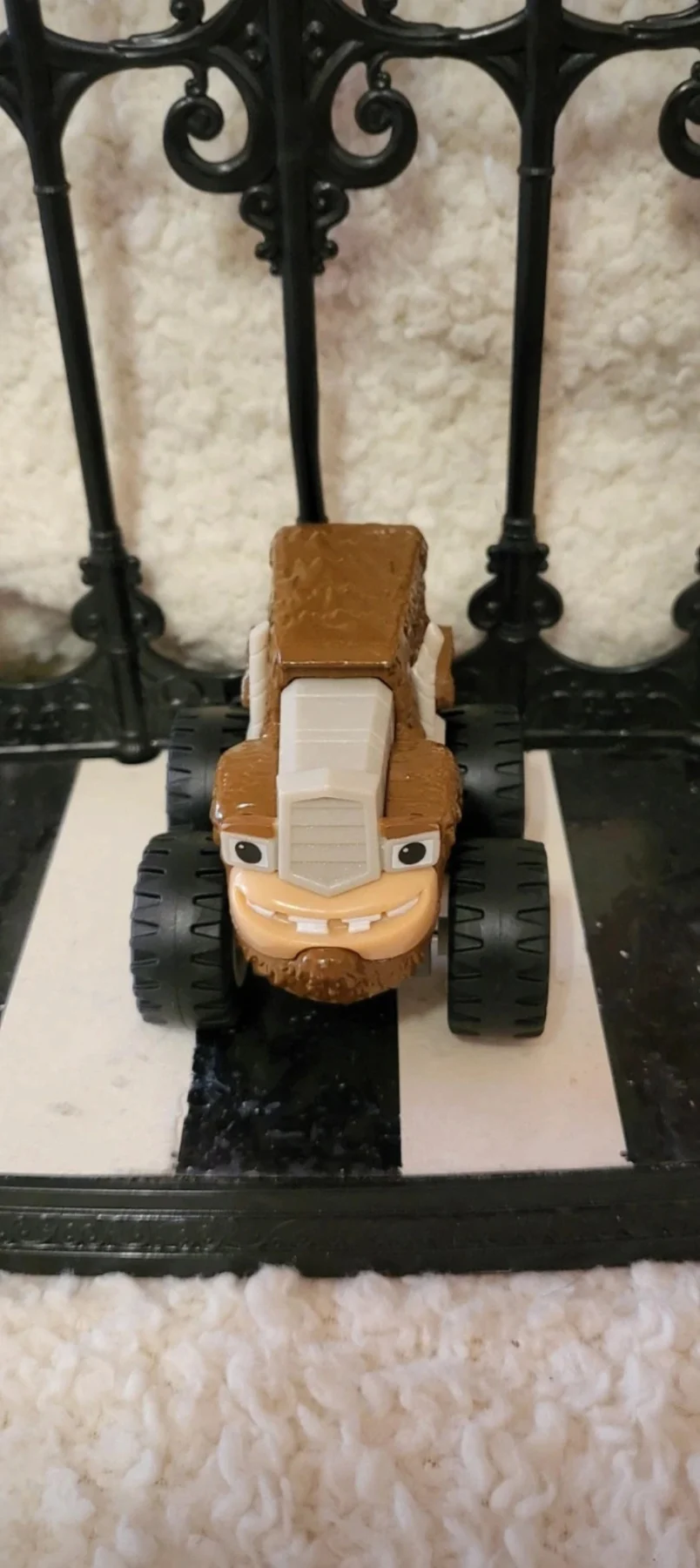 Blaze And The Monster Machines Gasquatch Truck
