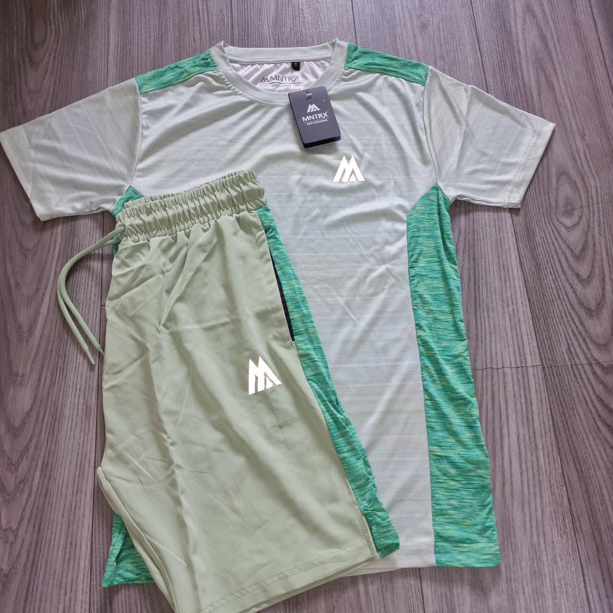 MNTRX men’s short set with reflective logo size