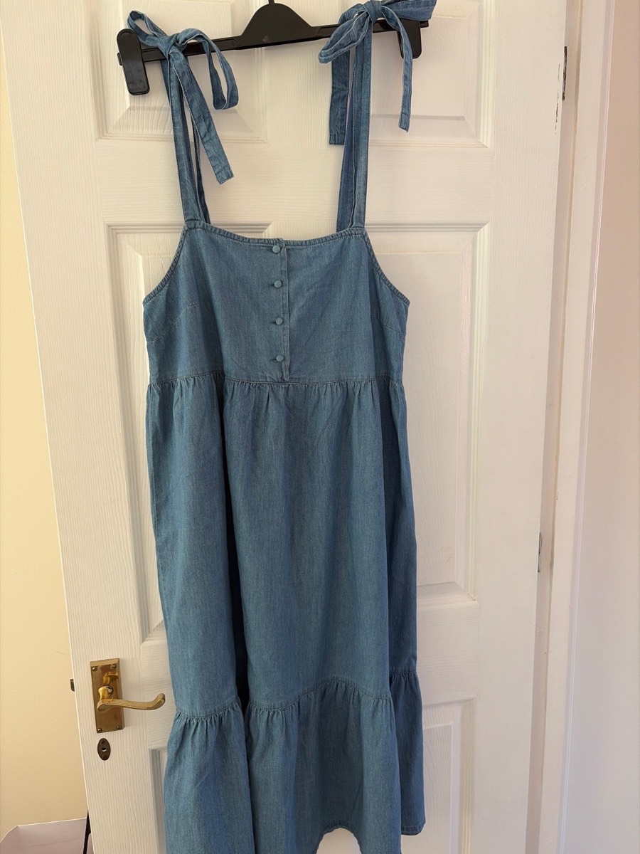 Dress, lightweight 100% cotton, size 10, worn once