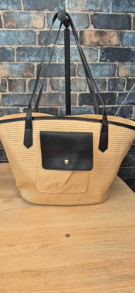 New beige and black beach bag with zip fastening and front pocket