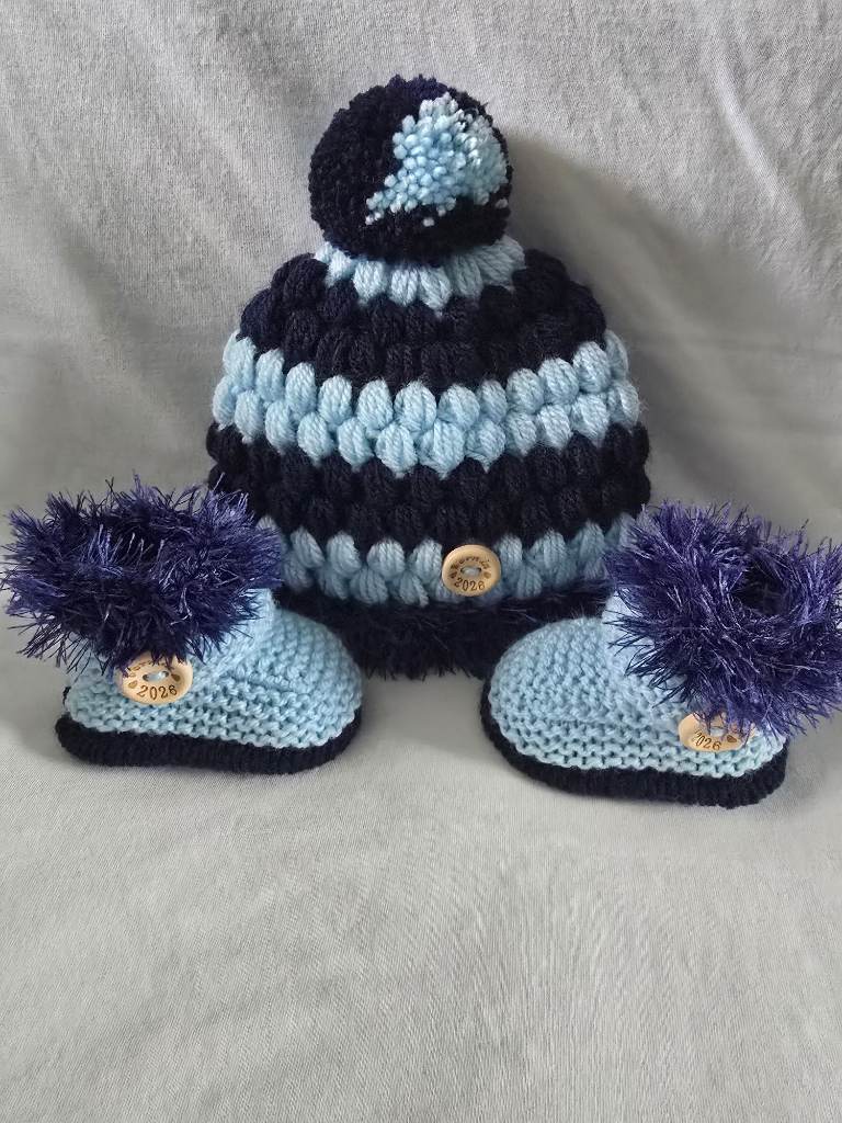 Handmade crochet/knitted baby boys booties with hat 0-3Months