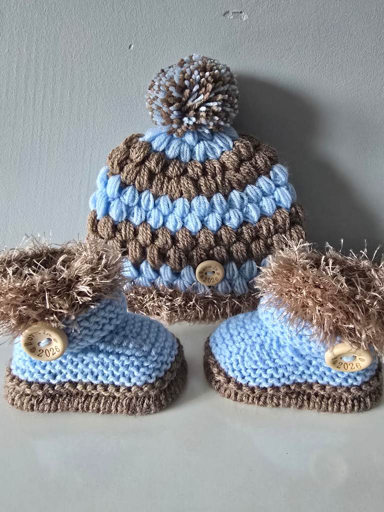 Handmade crochet knitted baby boys booties with hat 0-3Months