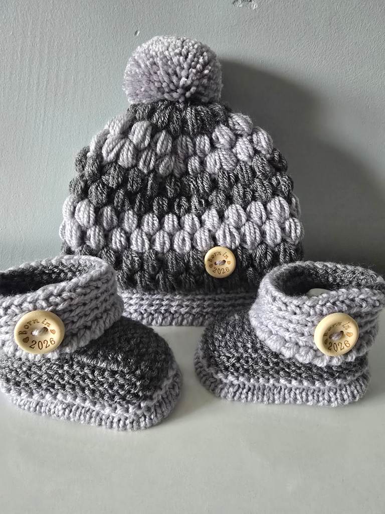 Handmade crochet knitted baby booties with hat 0-3Months