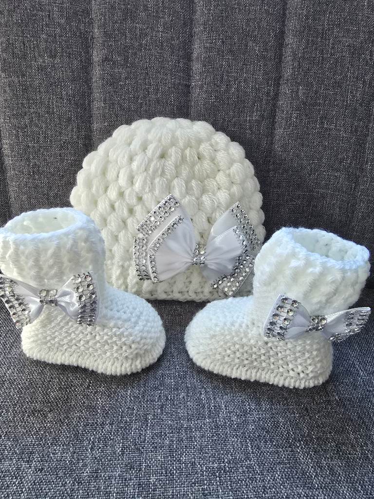 Handmade crochet knitted baby girls booties with hat 0-3Months